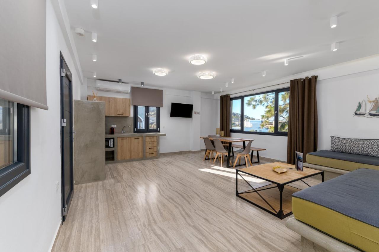 Christianna & George Luxury Hot Tub Apartment Fira  Exteriör bild