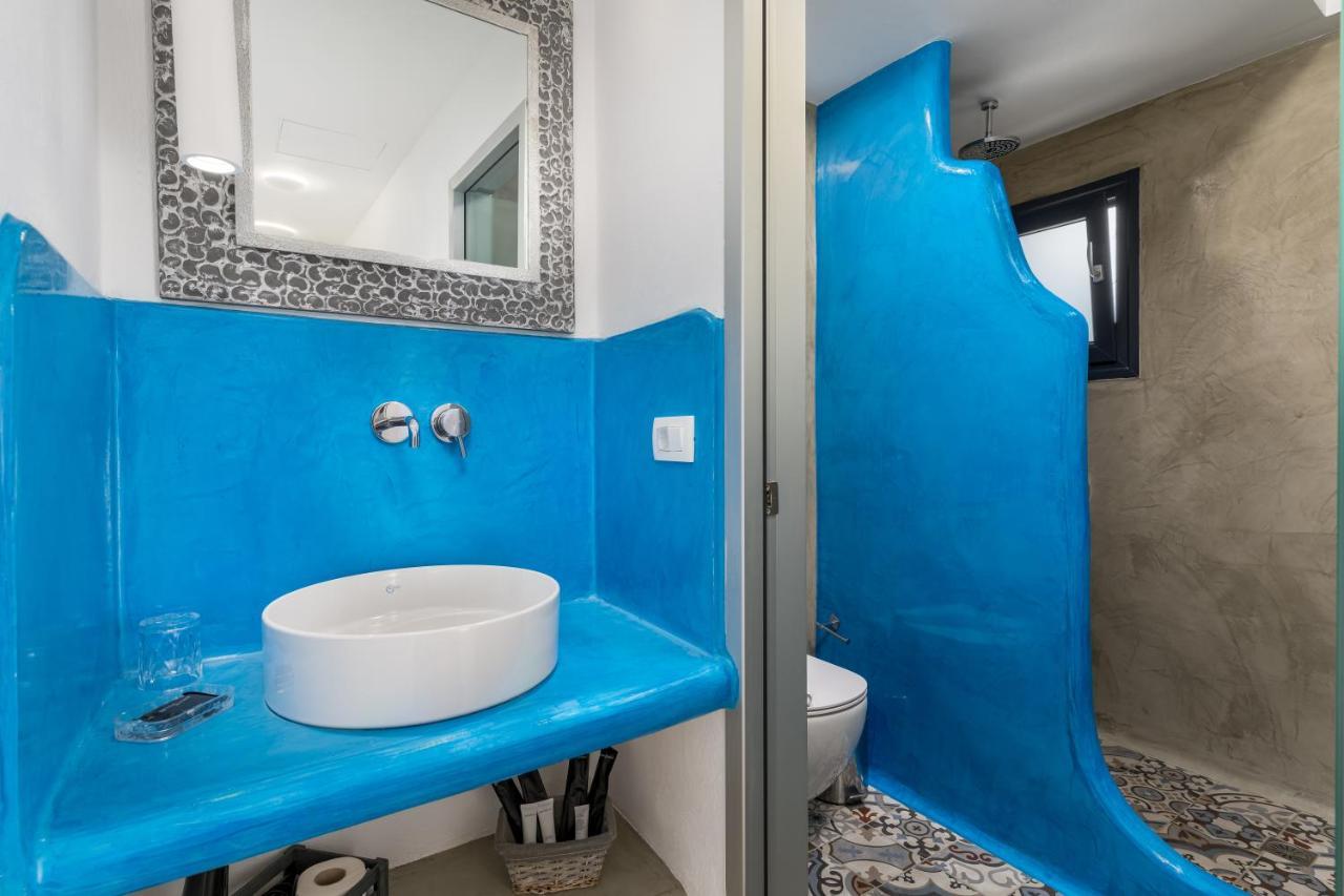 Christianna & George Luxury Hot Tub Apartment Fira  Exteriör bild