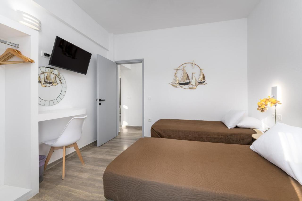 Christianna & George Luxury Hot Tub Apartment Fira  Exteriör bild