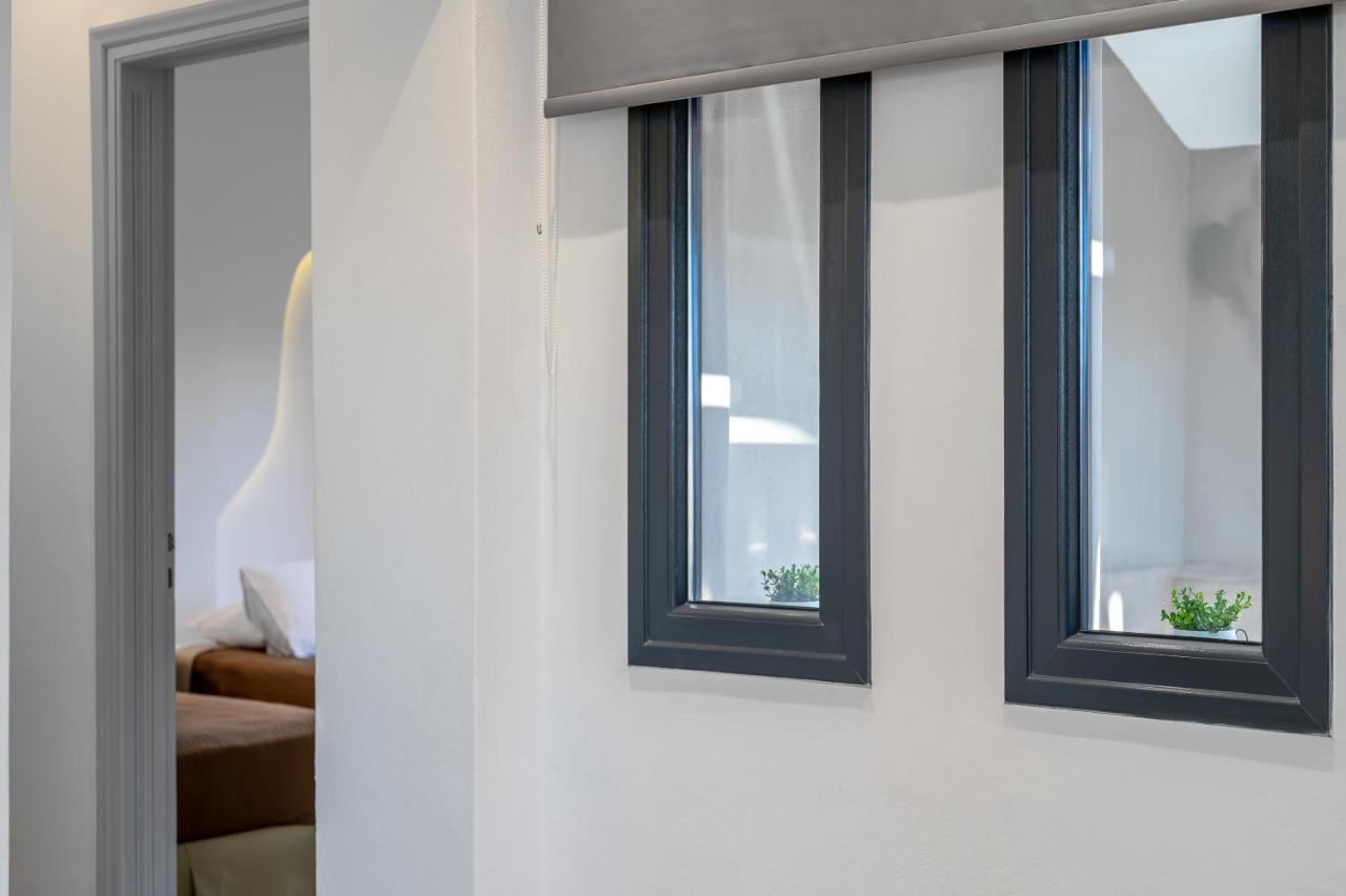Christianna & George Luxury Hot Tub Apartment Fira  Exteriör bild