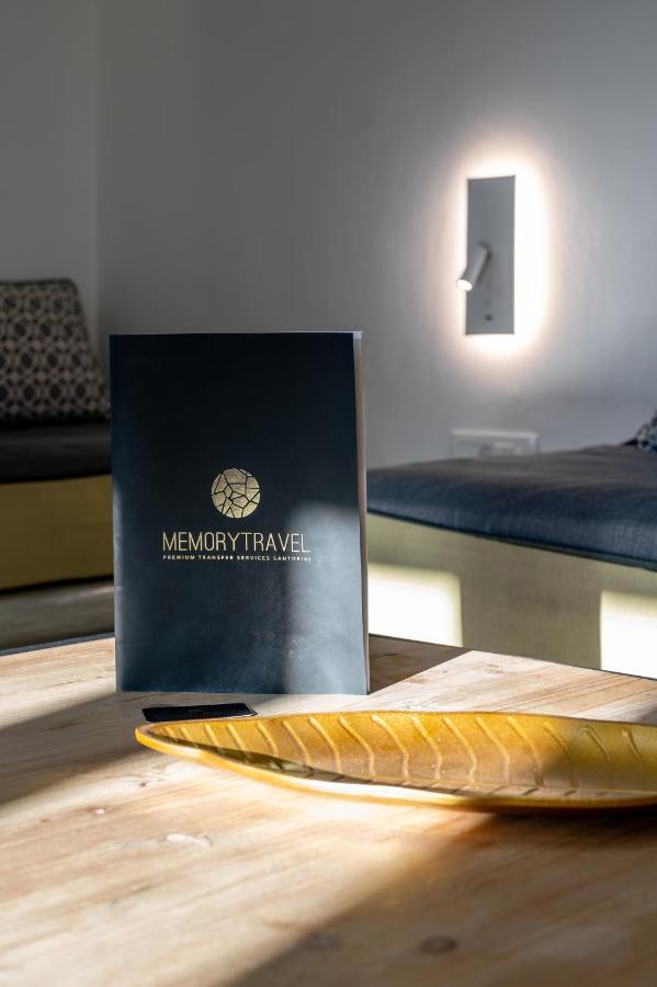 Christianna & George Luxury Hot Tub Apartment Fira  Exteriör bild